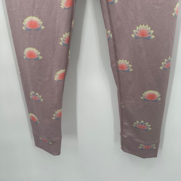 FREE PEOPLE FP Movement Lilac Lotus Leggings // M - Picture 8 of 11